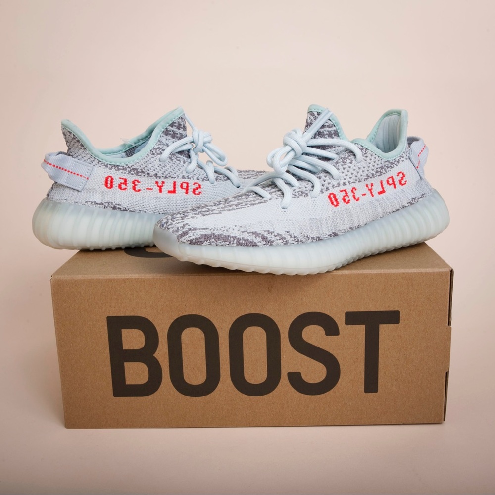 NWT - Yeezy Boost 350 V2 - Men’s 5 / Women’s 6